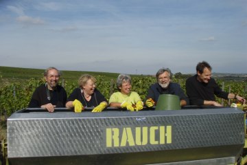 Weingut Wagner_Erntehelfer, &copy; Weingut Wagner