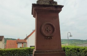 Denkmal an ehem. Kirche &copy; Stadt Ingelheim/uz