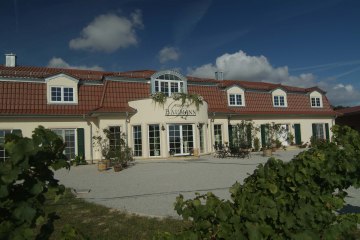 Weingut Baumann_Geb&auml;ude 2, &copy; Weingut Baumann