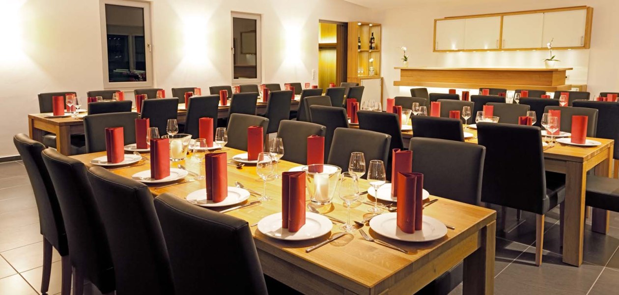 Weingut Schulz_Gedeckte Tische, &copy; Weingut Schulz