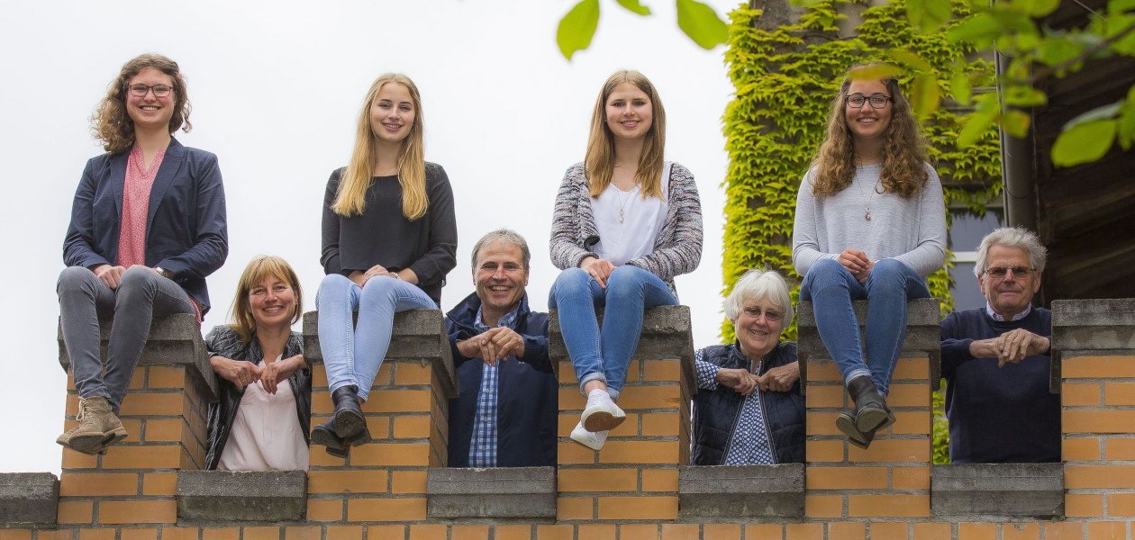 Burghof_Oswald_Familie, &copy; Weingut Burghof Oswald