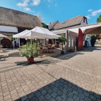 Innenhof Gutsausschank Klein's Vinum