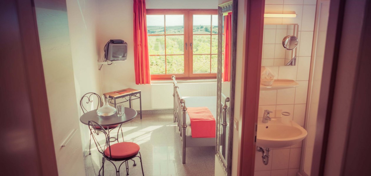 guest house-with-8-double-rooms, &copy; Weingut Hagemann
