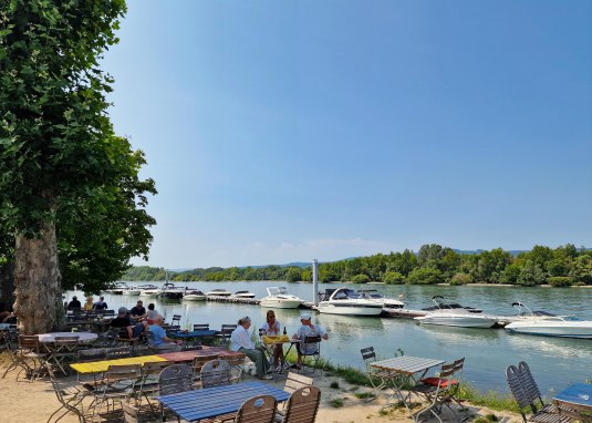 Rheinufer Heidenfahrt - Wein- & Biergarten &copy; Rheinhessen-Touristik GmbH