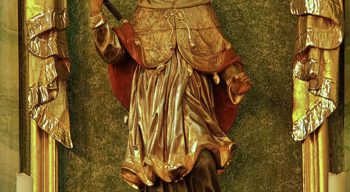 Figure in the Remigius Church