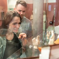 Vitrinen im Museum bei der Kaiserpfalz &copy; Dominik Ketz/RHT GmbH