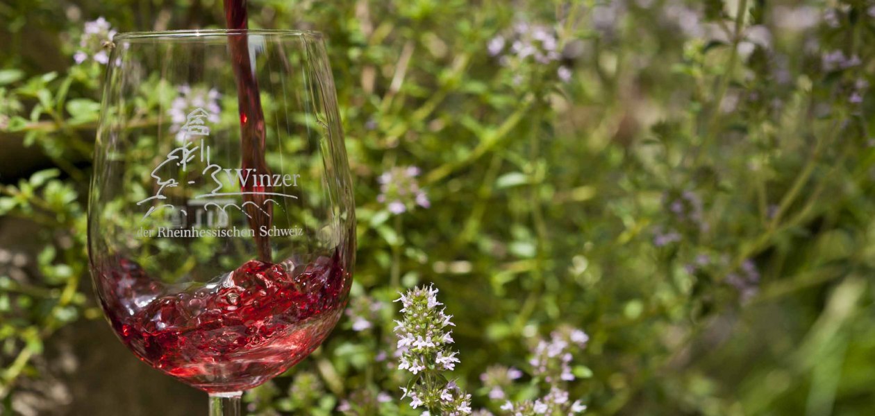 Glass with WDRS logo