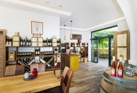 Vinothek Weingut Strub 1 © Carsten Costard