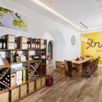 Vinothek Weingut Strub © Carsten Costard