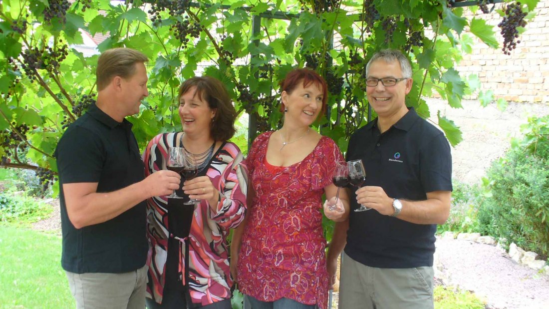 Pfaff wines Family Internet, &copy; PFAFF WEINE
