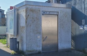 &Ouml;ffentliche Toilette am B&uuml;rgerhaus Frei-Weinheim1