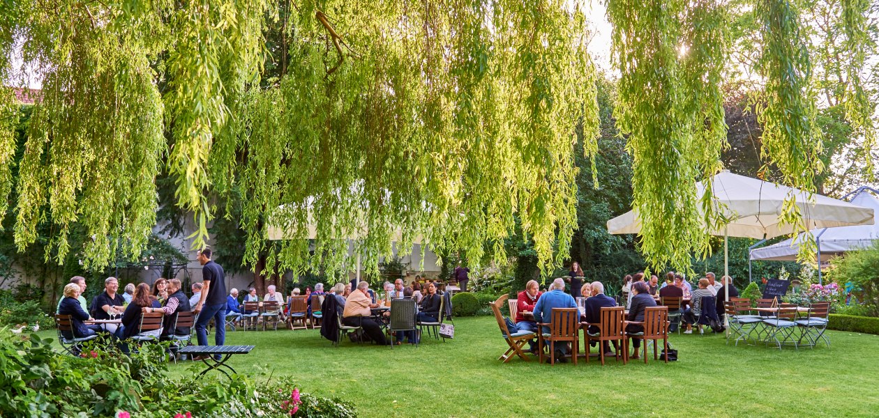 Weingut Geil_Garten, &copy; Weingut Geil