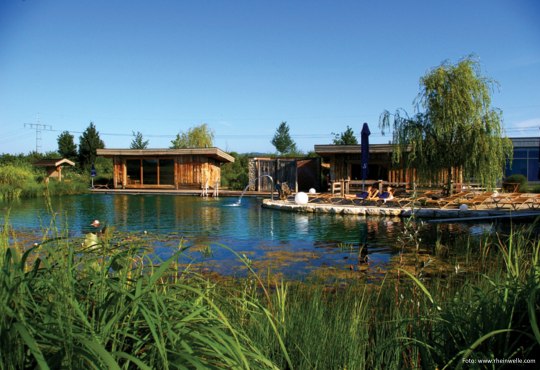 The Rheinwelle offers various saunas and plenty of opportunities to relax. Outside, a natural bathing pond invites you to cool off., &copy; www.rheinwelle.com