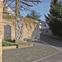 Synagogenplatz S&auml;ule &copy; Marliese Tabarelli