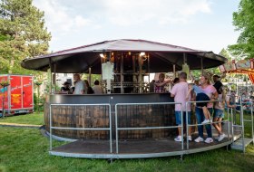 Rotweinbrunnen beim Fr&uuml;hlingsfest &copy; Stadt Ingelheim_Max Singer_Fischer