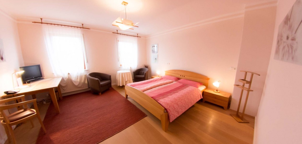 winery-G&auml;nz-room, &copy; Weingut G&auml;nz