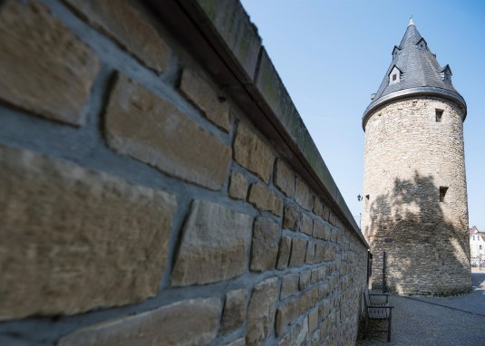Turm mit Stadtmauer © Verbandsgemeinde Gau-Algesheim