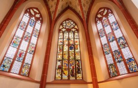 Fenster der Burgkirche Ingelheim © Dominik Ketz/RHT GmbH