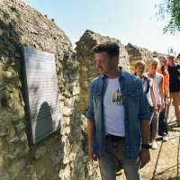 F&uuml;hrung auf dem Wehrgang 1 &copy; Angelika Stehle/Stadt Ingelheim