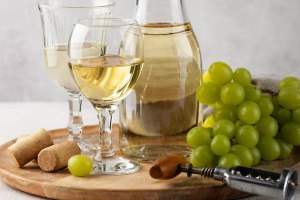 Weinprobe, &copy; IKUM/Freepik