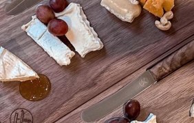 K&auml;se und Wein &copy; Wasem Doppelst&uuml;ck