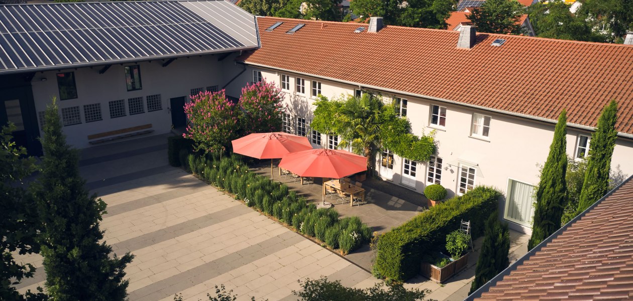 Weingut Wittmann_InnenhofWeingut_by David Maurer, &copy; David Maurer