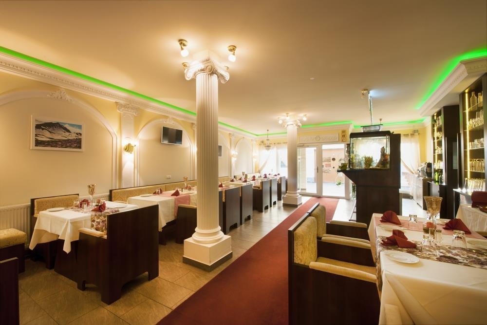 Caf&eacute; & Restaurant Cema