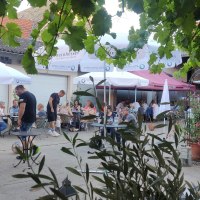 Innenhof Strau&szlig;wirtschaft Weingut Martin &copy; Franziska Martin