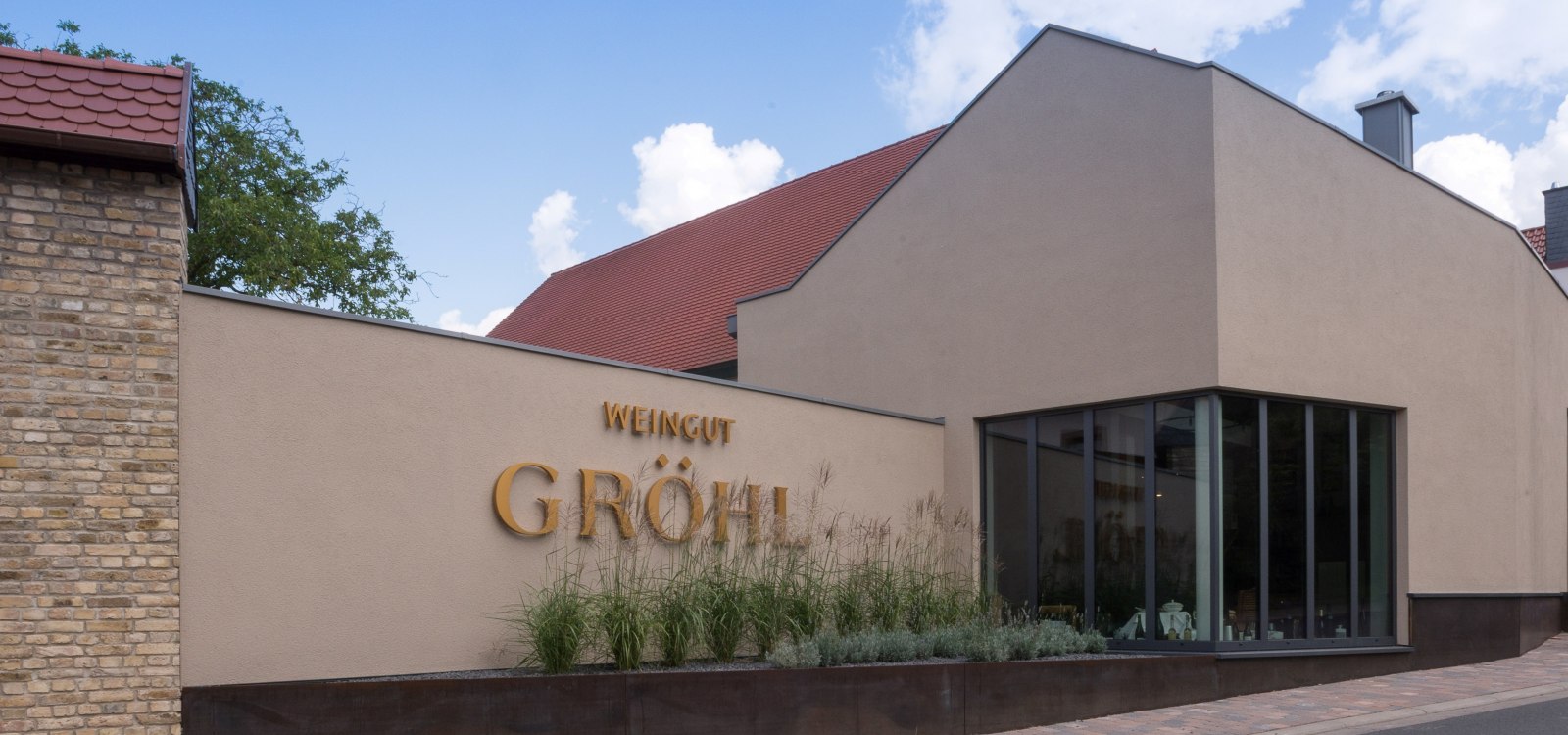 buitenaanzicht, &copy; Weingut Eckehart Gr&ouml;hl