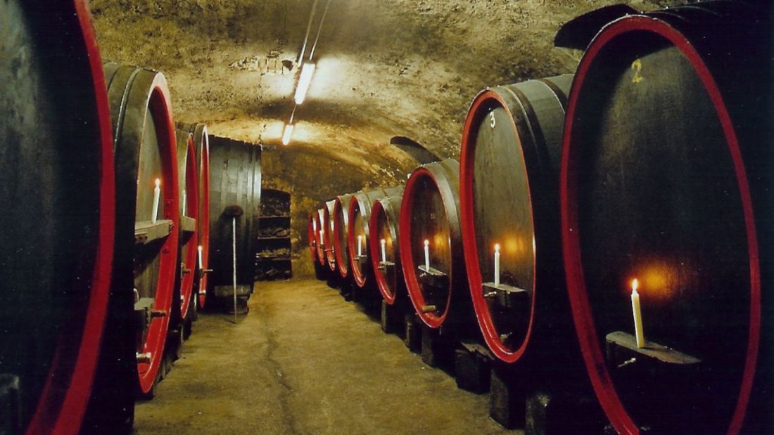 Weingut H. L. Menger_Holzfasskeller, &copy; Weingut H. L. Menger