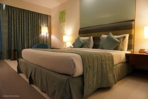 Hotelzimmer, &copy; Bild von bottlein auf Pixabay