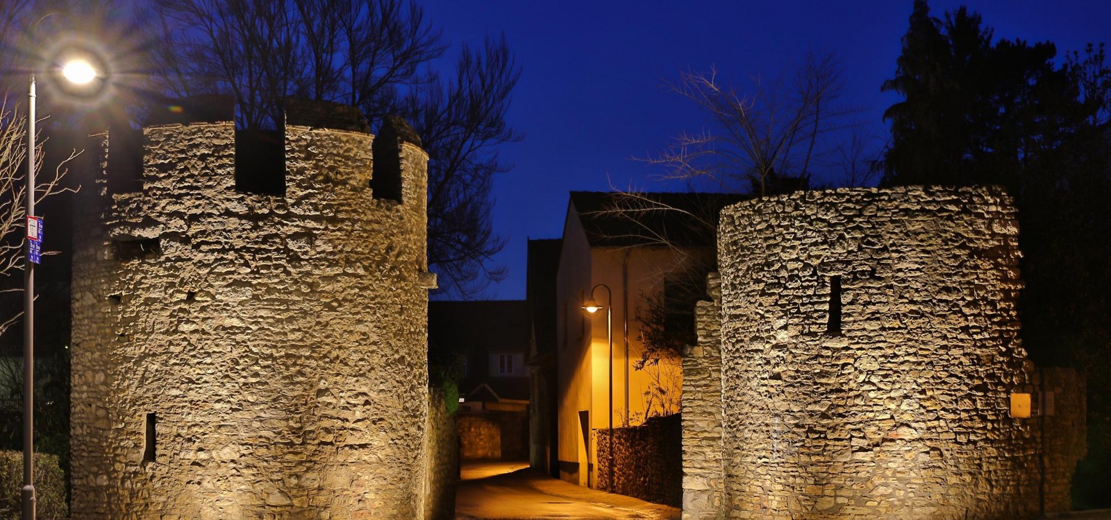 Stiegelg&auml;sser Tor am Abend, &copy; Rainer Oppenheimer/Stadt Ingelheim