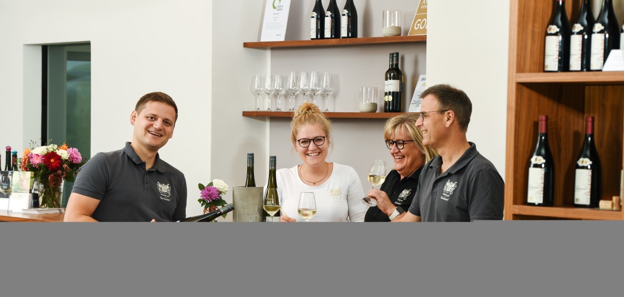 Weingut Paulinenhof_Familie Bernhard, &copy; Weingut Paulinenhof