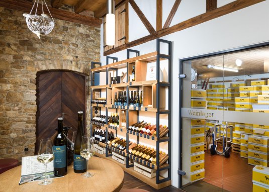 Weingut Doll&G&ouml;th Vinothek &copy; Carsten Costard