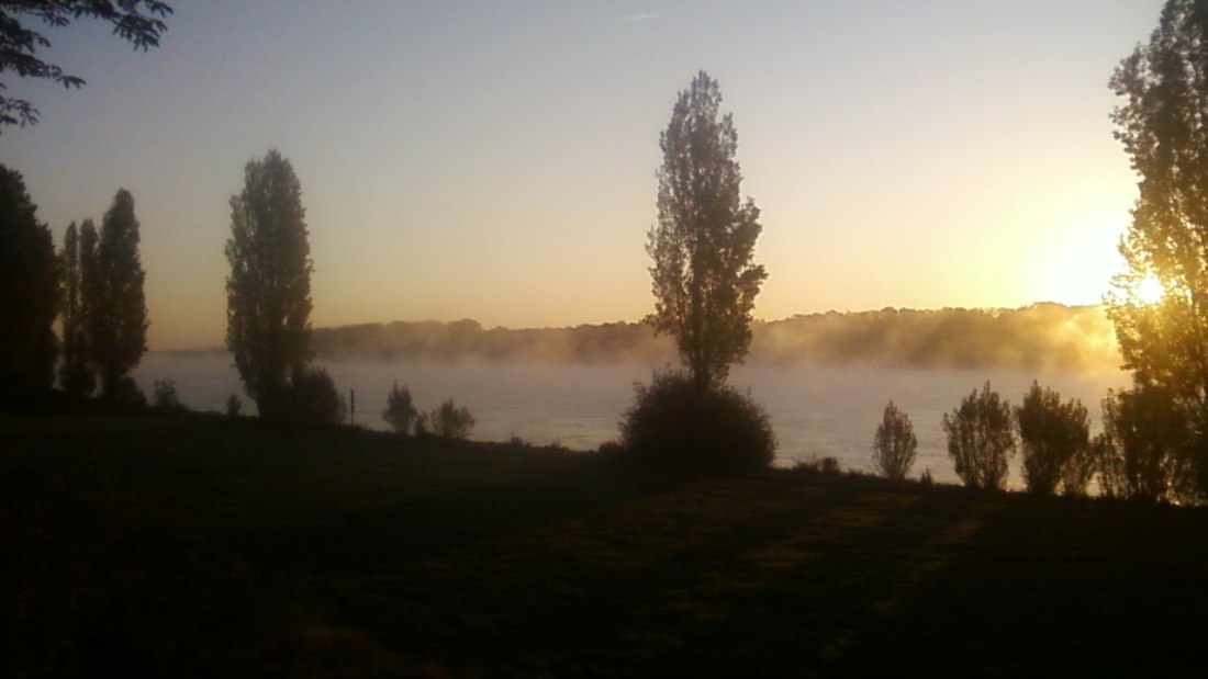 zonsopgang-op-de-Rijnoever, &copy; Weingut Pfleger