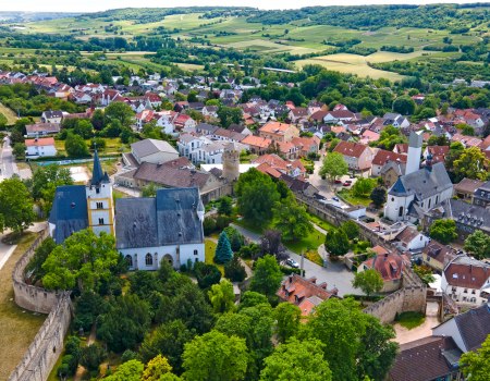 Burgkirche Ober-Ingelheim - Luftaufnahme, © Armin Kleisinger/Stadt Ingelheim