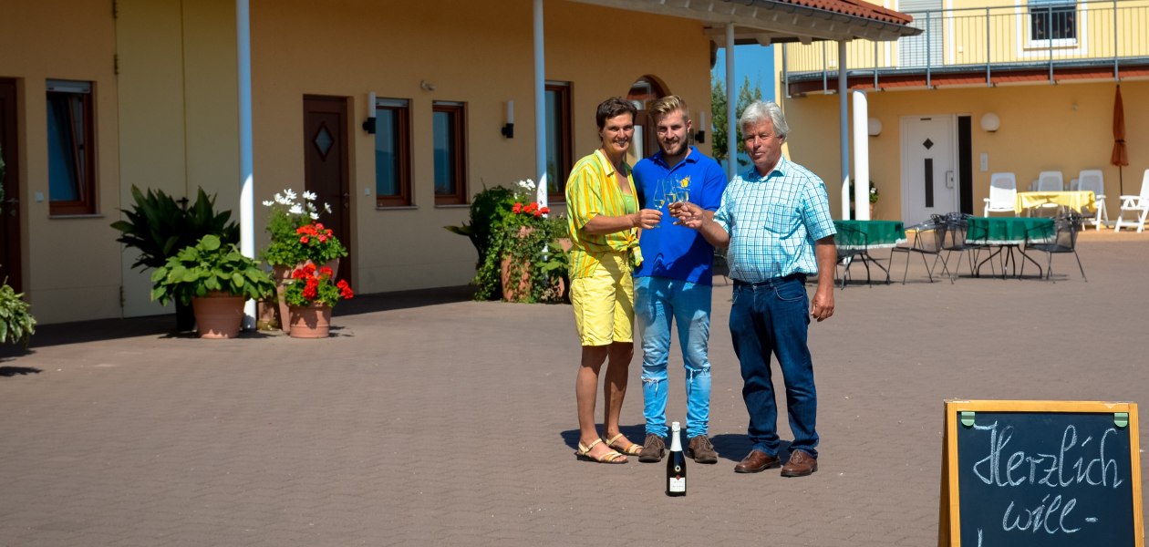 &copy; Wein- und Sektgut Menk