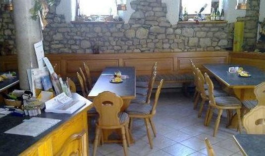 Strau&szlig;wirtschaft im Weingut B&auml;r &copy; Weingut B&auml;r