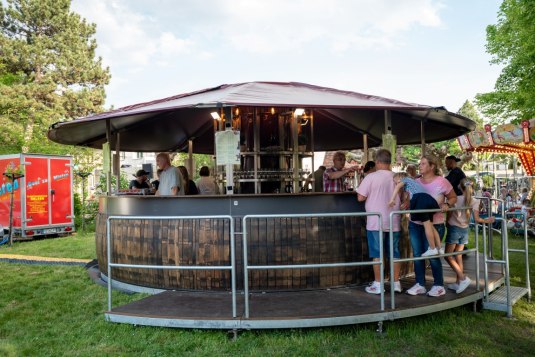 Rotweinbrunnen beim Fr&uuml;hlingsfest, &copy; Stadt Ingelheim_Max Singer_Fischer